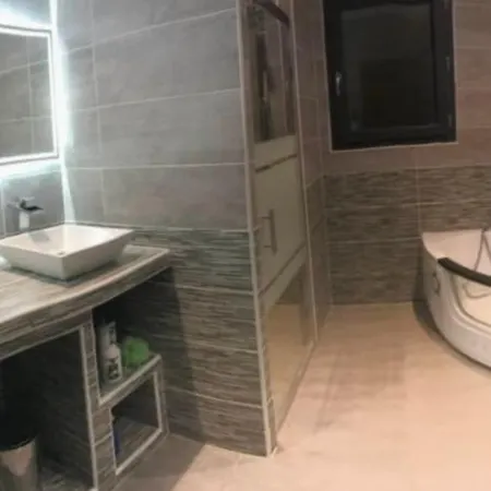 بيت للعطل Maison Agreable Et Paisible قرقشونه